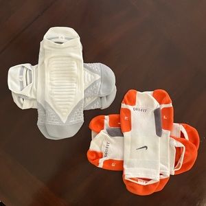 NWOT Nike Elite Running Cushioned Compression (4 pairs)